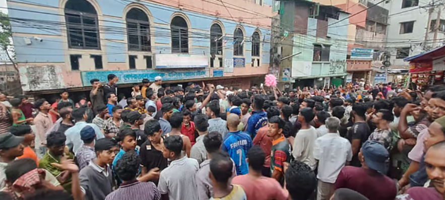 Chattogram Child Assault Attempt Sparks Hours-Long Standoff With Police