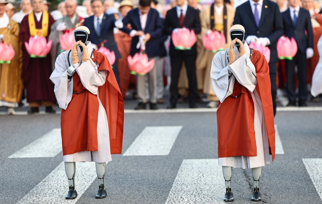 Lotus Lantern Festival 2026 Lights Up Seoul with Robot Monks